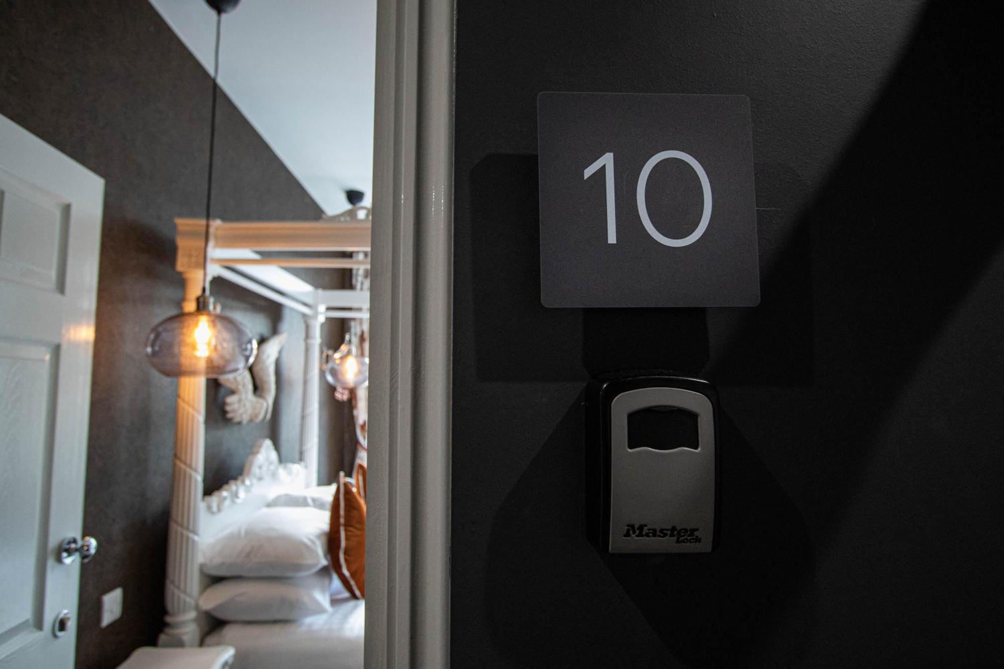 몰페스 The Auction House B&B 객실 사진